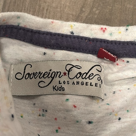 Sovereign Code Kids White Speckled Graphic T-Shirt Size 12M - Picture 2 of 4